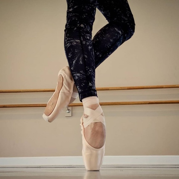 🌺~Meet your Posher, {Karen}~🌺 - Picture 3 of 9